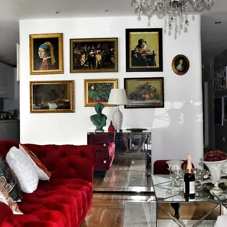 Art Gallery Luxury
