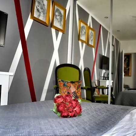 Art Gallery Luxury Apartment