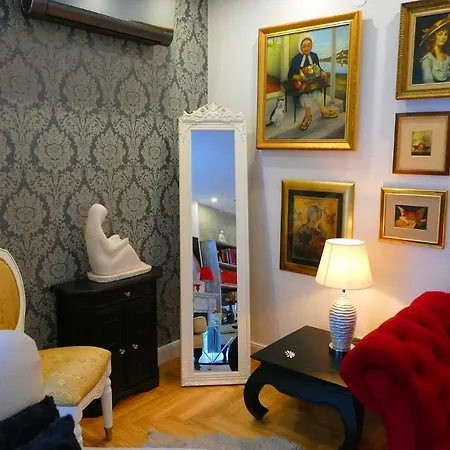 Art Gallery Luxury