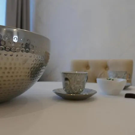 Art Gallery Luxury Apartment