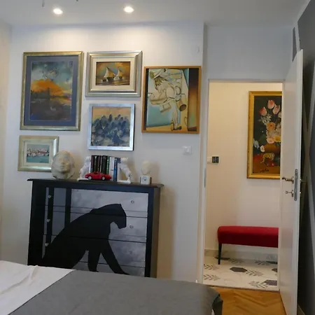 Apartment Art Gallery Luxury