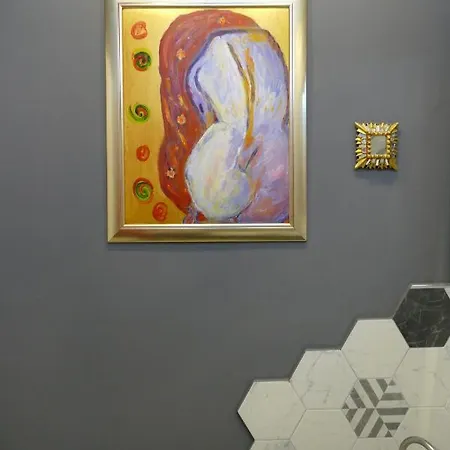 Art Gallery Luxury Apartment
