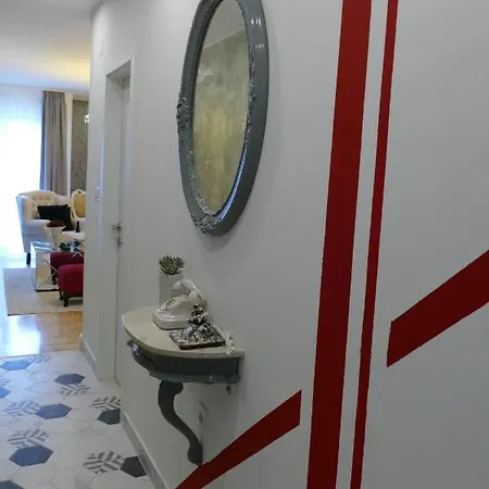 Art Gallery Luxury Apartment *